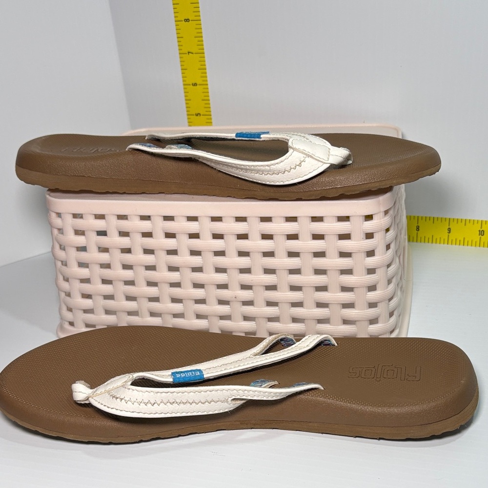 Flojos Tan and Cream‎ Sandals size 10. Comfy and has arch support. Fc5